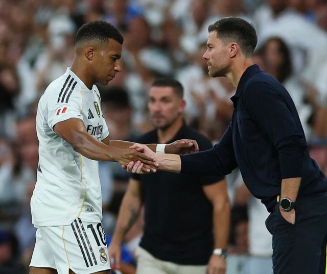 曼联未来十场赛程：对阵曼城阿森纳，足总杯迎战布莱顿