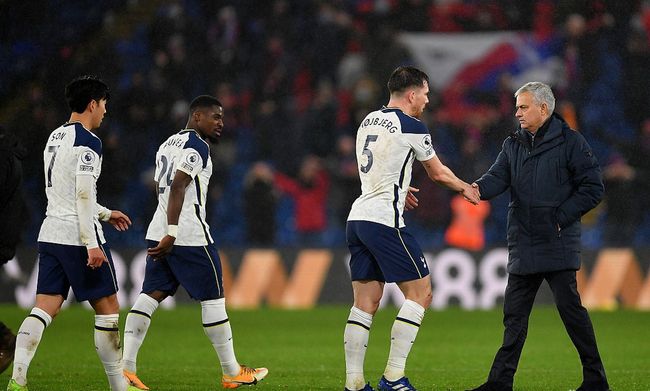 西部排名风云再起：马刺爆冷两连败，湖人喜迎双胜，独行侠与快船排名对调