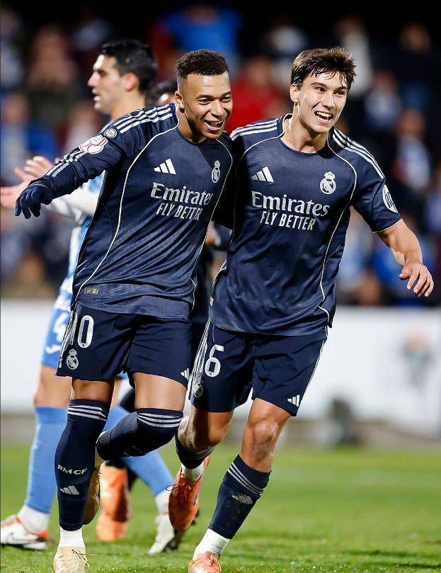 NBA快船险胜掘金伦纳德火热